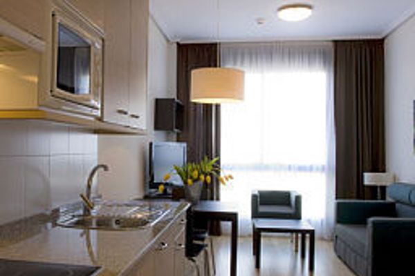Hotel Compostela Suites Apartamentos (Madrid)